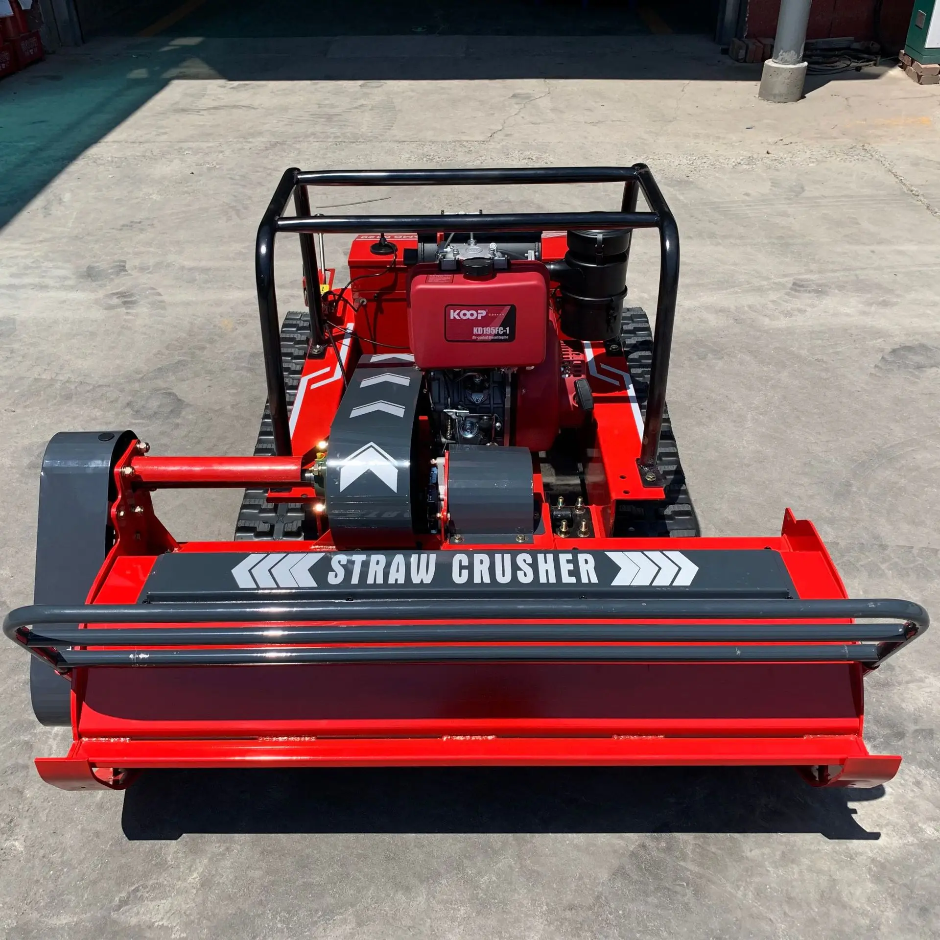 Обновленная гусеничная газонокосилка с дистанционным управлением стандартная