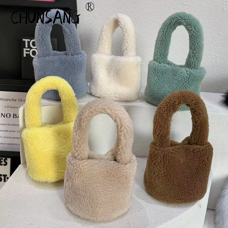 New Lamb wool Faux Fur Bag for Woman Luxury Charm Retro Bucket Bags Female Chain Women's Handbag Plush Designer Soft Warm Purses