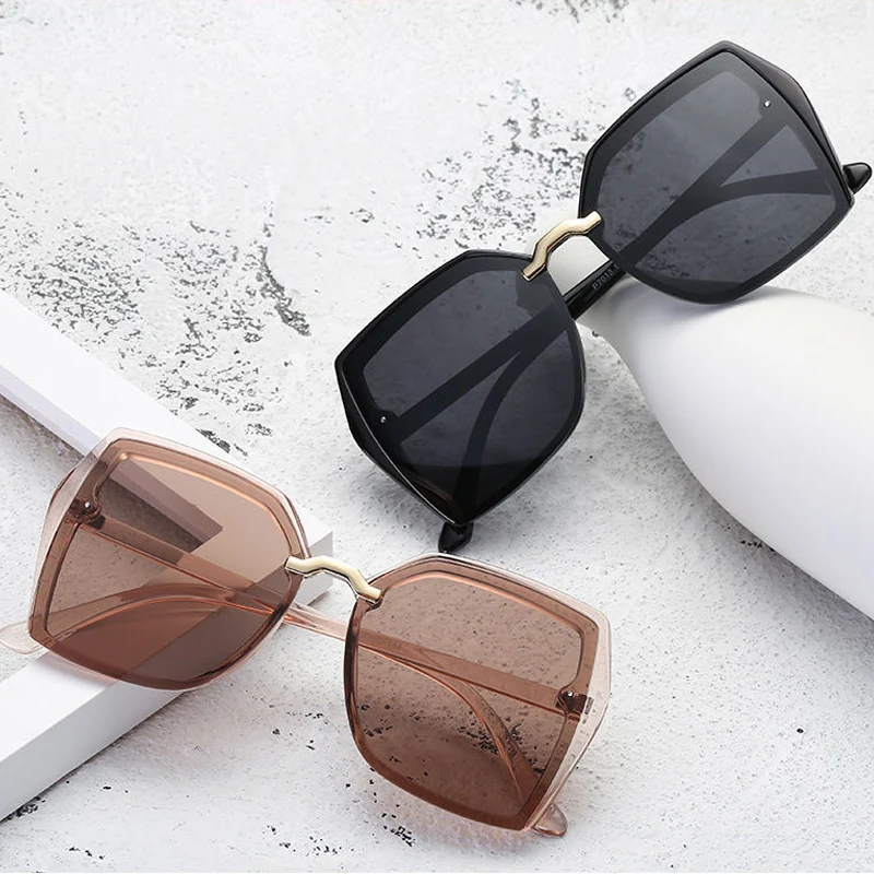 

2022 Korean version of the sun glasses female ins street shot round face thin shade ladies sunglasses