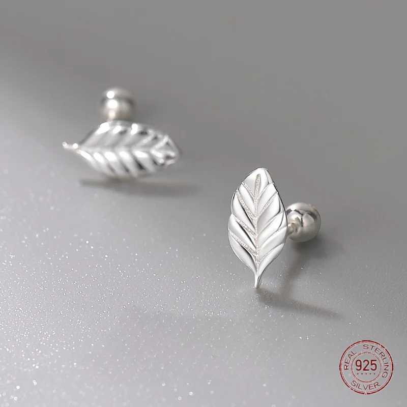 

Женские серьги-гвоздики из серебра 925 пробы с винтом в виде листьев