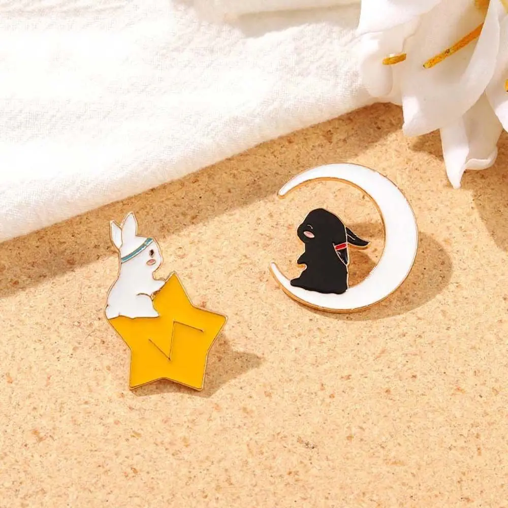 

Super Cute Cartoon Rabbit Shape Brooches Creative Kawaii Star Moon Badge Pins Japanese Style Cartoon Design Brooches