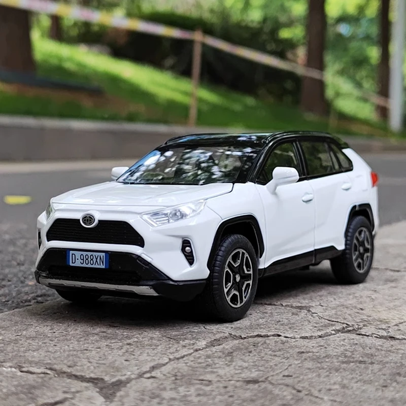Модель автомобиля 1:32 RAV4 SUV из сплава, литая металлическая игрушка, модель внедорожника, модель автомобиля, имитация звука и фотоколлекции, детский подарок