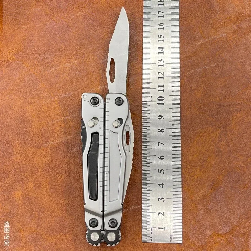 Многофункциональные плоскогубцы для повседневного использования