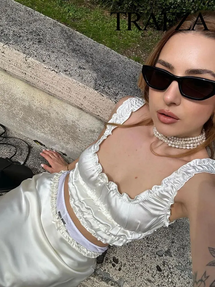 Женский приталенный топ с открытой спиной и атласная текстурированная юбка