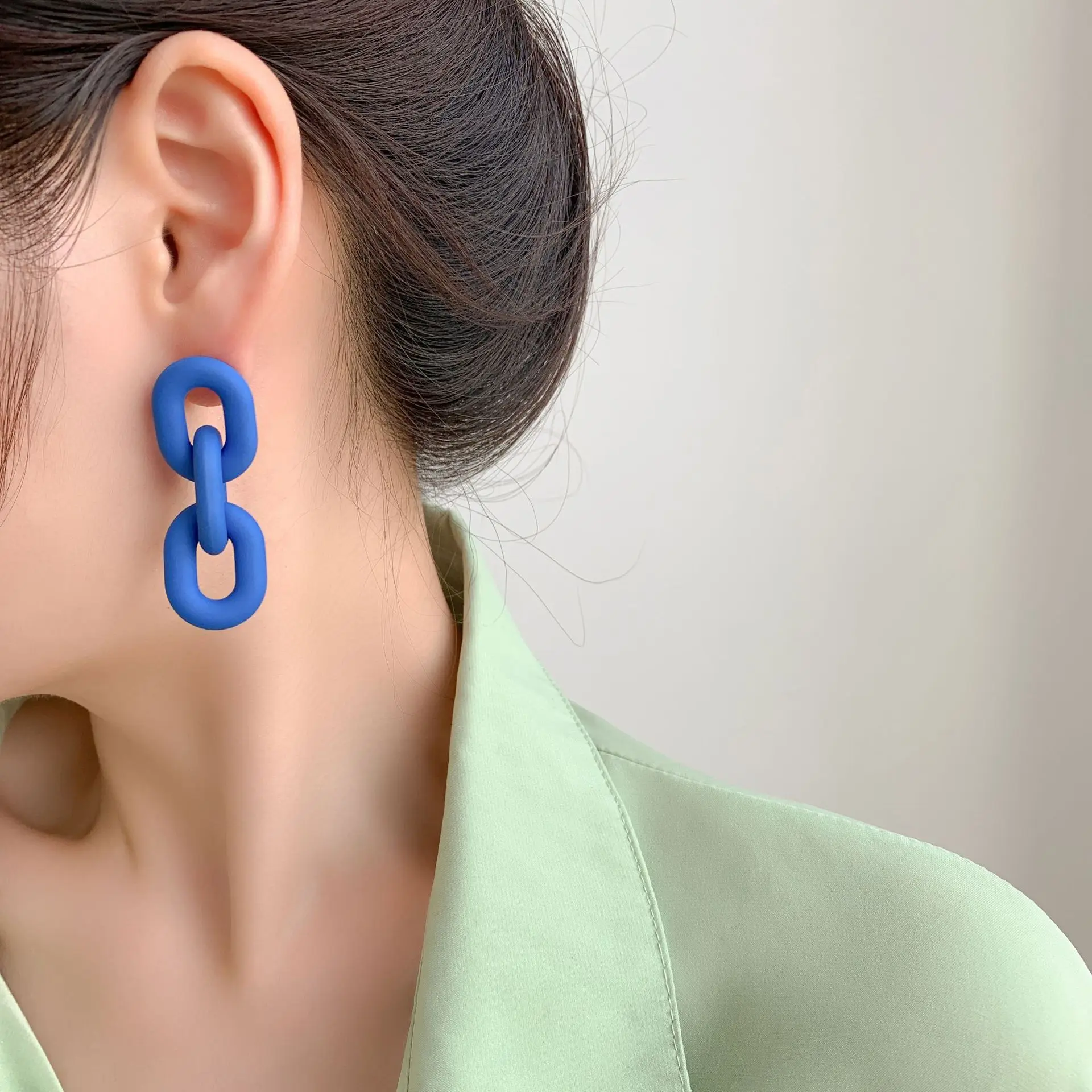 

New Korean Fashion Klein Rsein Acrylic Chain Drop Earrings For Woman Geometric Exaggeration Statement Earrings Gift Jewelry