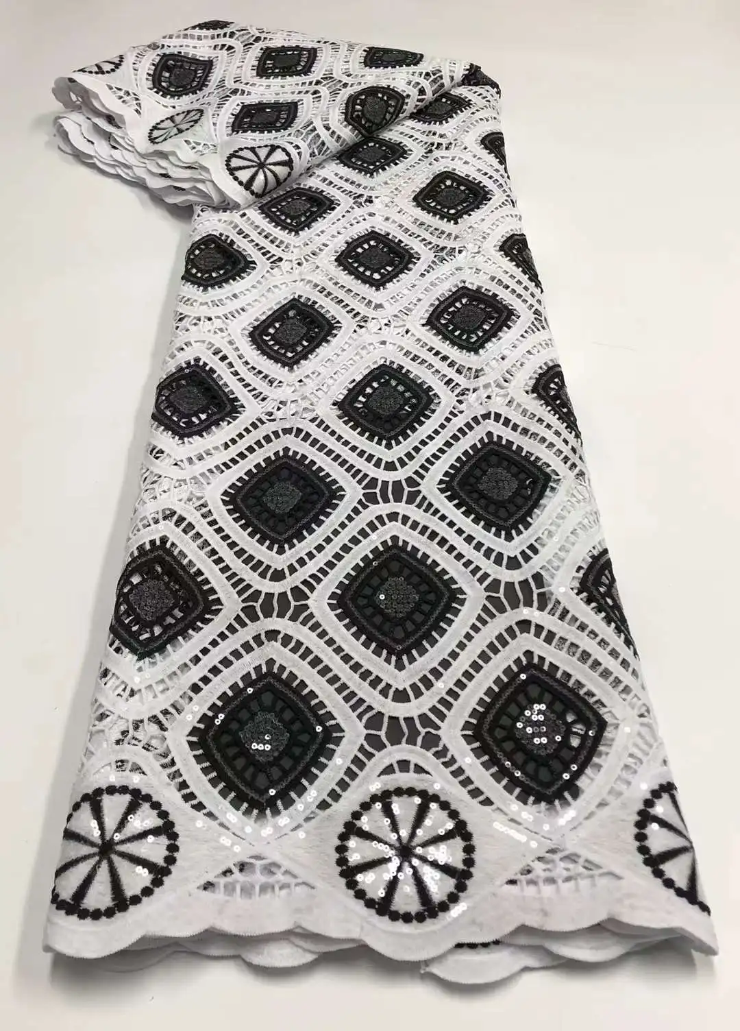 

African Nigerian Embroidery Lace Skin Friendly Classic Black and White Guipure Cord Lace with Sequins For Party Dress SRFG65