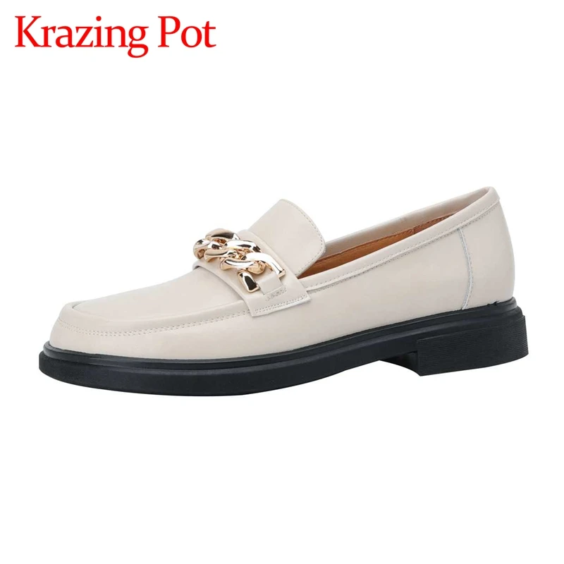 

Krazing pot 2022 new arrival genuine leather round toe med heel chain decorations young lady daily wear leisure women pumps L18