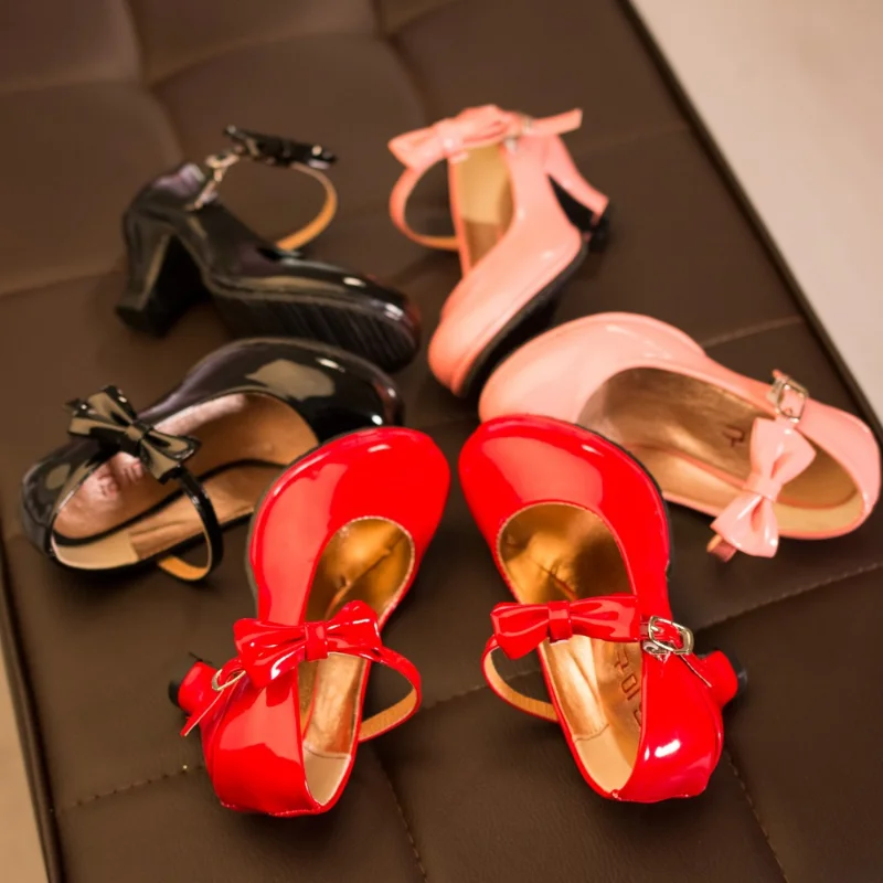 детские туфельки на каблучках. туфли для девочки на каблучке. туфли для детей. детские туфельки на каблучках. детские туфельки на каблучках.