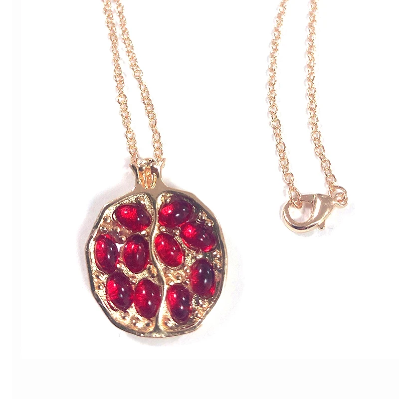 

Vintage Fruit Fresh Red Garnet Necklace Classic Gold Color Resin Stone Pomegranate Pendant Necklace Jewelry for Women Best Gift