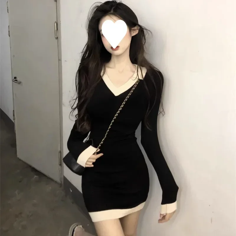 

Black Polo Neck Knitted Long Sleeved Dress For Women's Spring And Autumn Spicy Girl V-neck Slim Fit Waist Wrap Hip Skirt