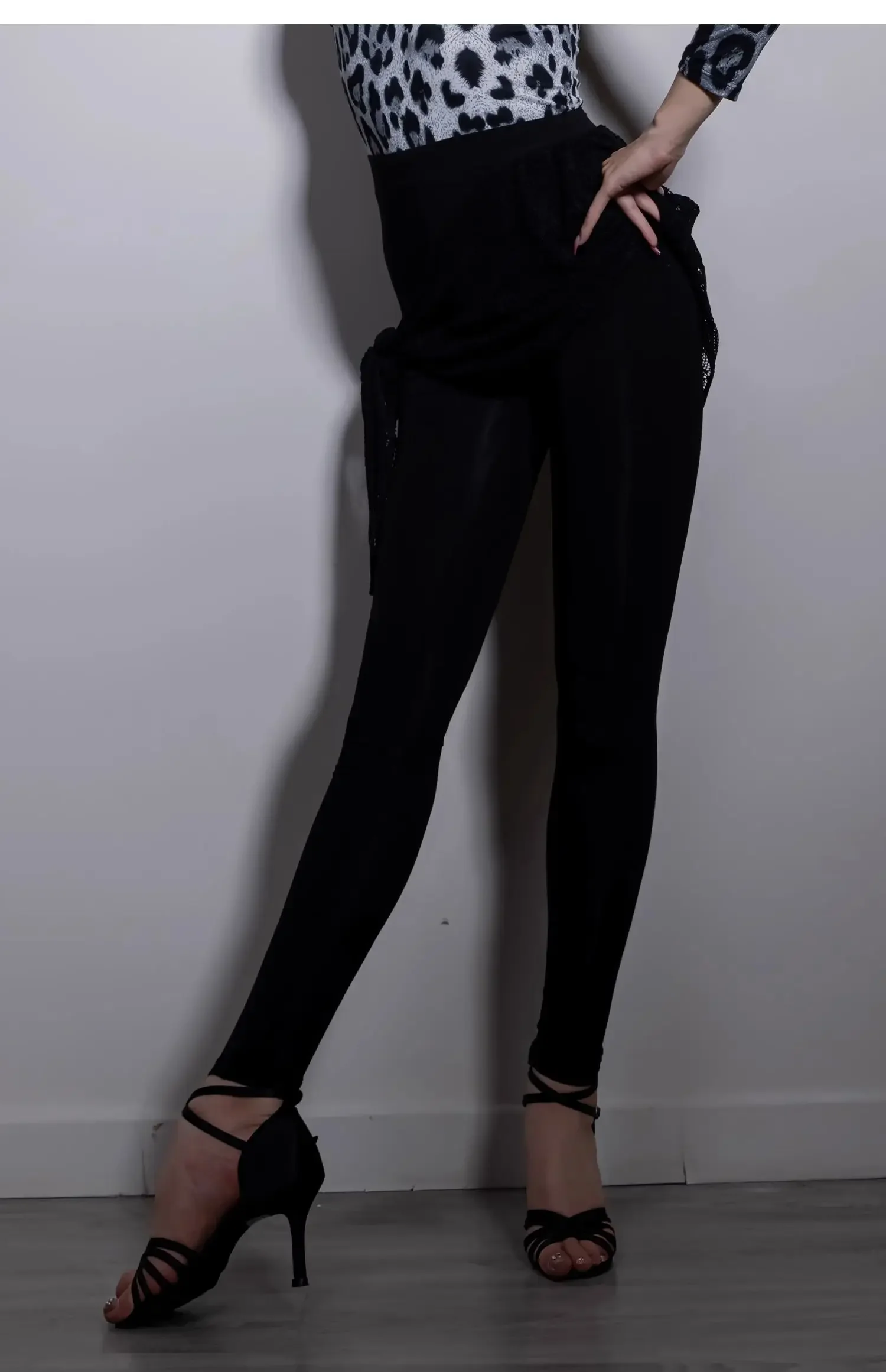 Женское платье для латиноамериканских танцев дизайнерское с шарфом на бедрах