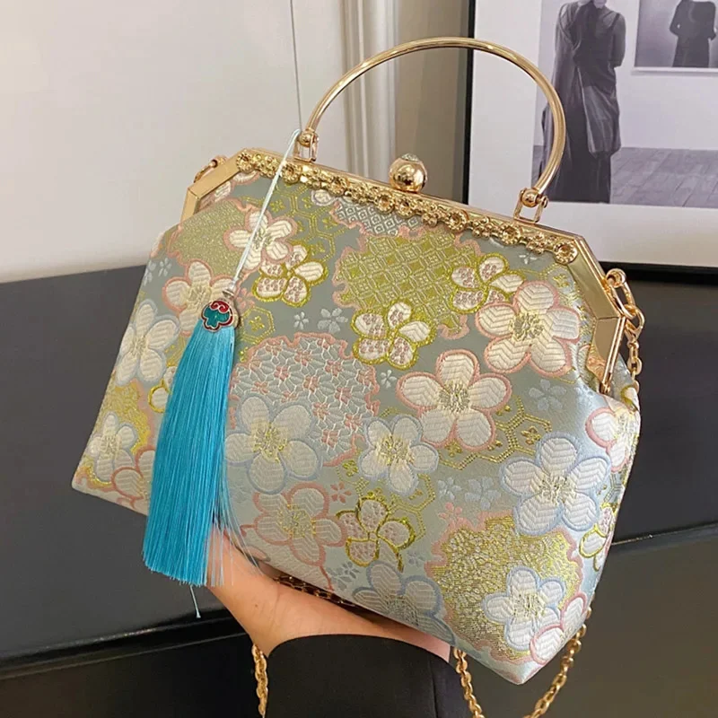 

2023 Vintage Women Chain Tassel Shell Clip Lock Bags Evening Clutch Lady Flower Chain Messenger Bags Retro Simplicity Handbags