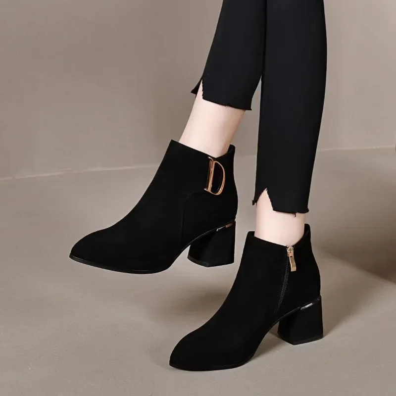 

Женские ботинки на массивном каблуке, осенние модные ботильоны с боковой молнией и заостренным носком, повседневные женские короткие ботинки из флока