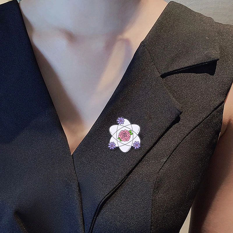 Креативная красивая брошь с изображением цветов научной коллекции колба