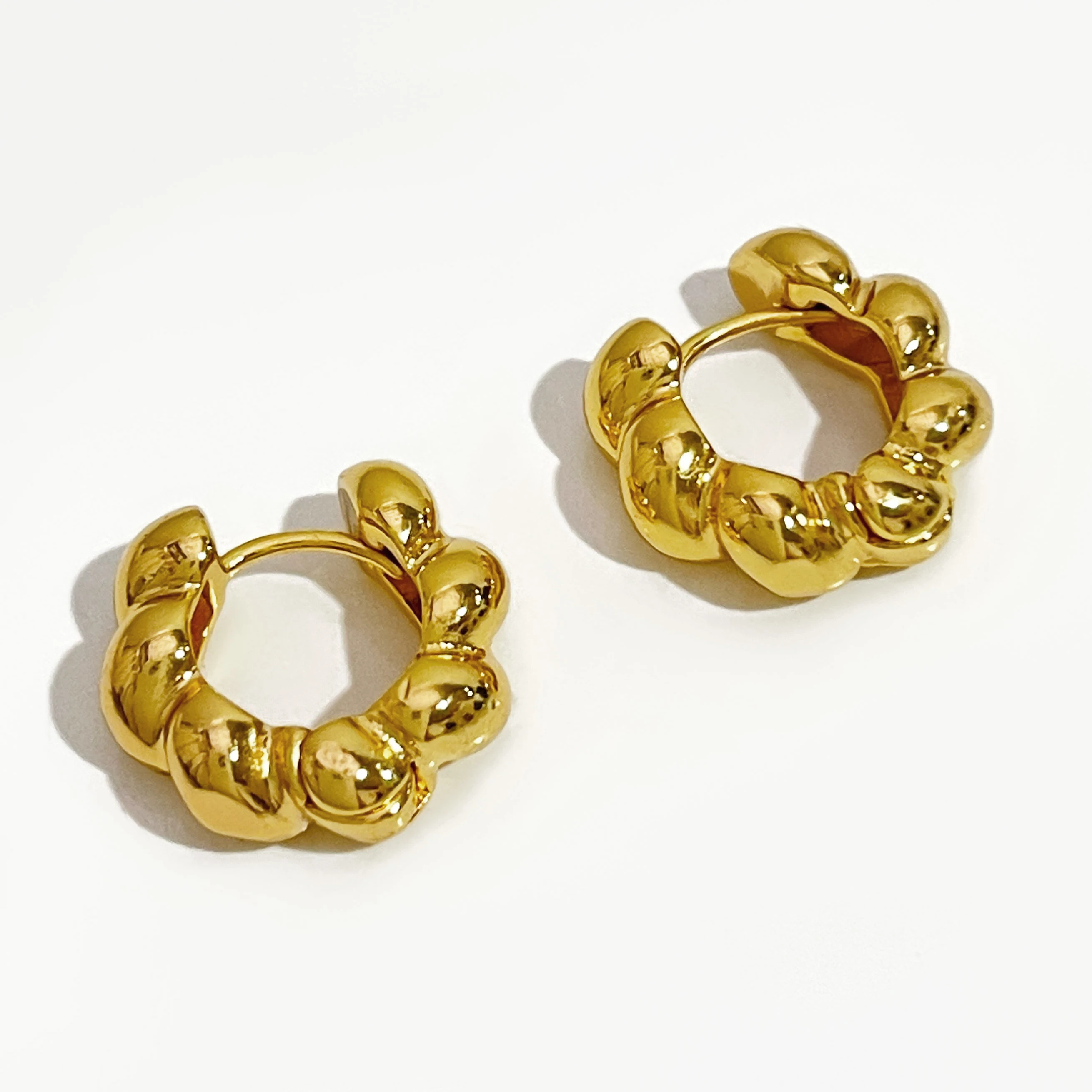 

Peri'sBox Classic Minimalist Gold Color Brass Twisted Hoop Earrings Huggie Earring Jewellery For Women Daily Gift