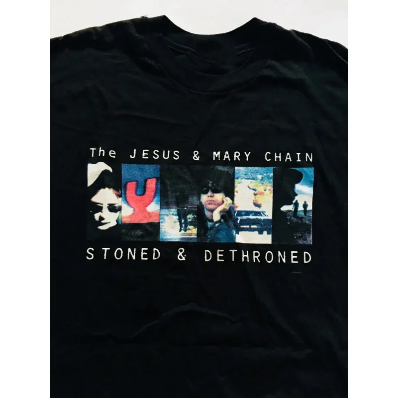 Черная футболка TMA1192 с изображением головокрученного Иисуса и Мэри на цепочке