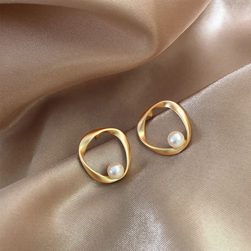 

Pearl Earrings 2022 for Women Irregular Women Jewelry Earing Fashion Korean Delicate Pearl Woman New Earrings