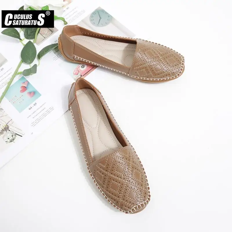 

Soft Sole Hollow Single Shoes Slip-on Mom Shoes Women 2022 PU Leather Casual Shoes Woman Outdoor Non Slip Loafers Ballet Flats