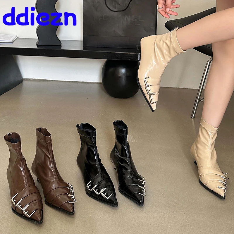 

Роскошные женские ботинки на низком каблуке, модные женские ботильоны с пряжкой, обувь с острым носком, современные эластичные ботинки на молнии для женщин