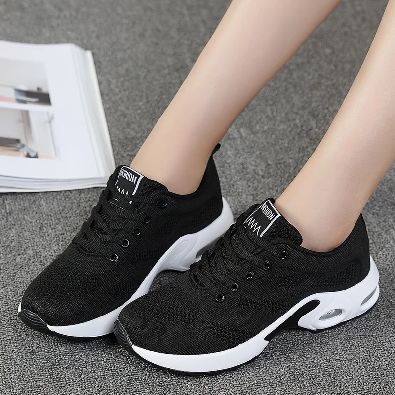 Women Mens Running Shoes Fashion Lightweight Sneakers Outdoor Sports Shoes Breathable Mesh Comfort Running Shoes Sports Sneakers