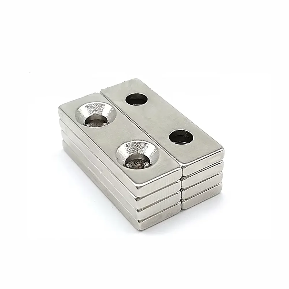 Неодимовые магниты с двумя отверстиями 30x10x3 мм квадратные никелированным
