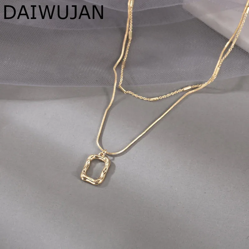 

DAIWUJAN Simple Double Layered Irregular Square Pendant Necklaces Gold Color Choker Necklace for Women Fashion Hiphop Jewelry