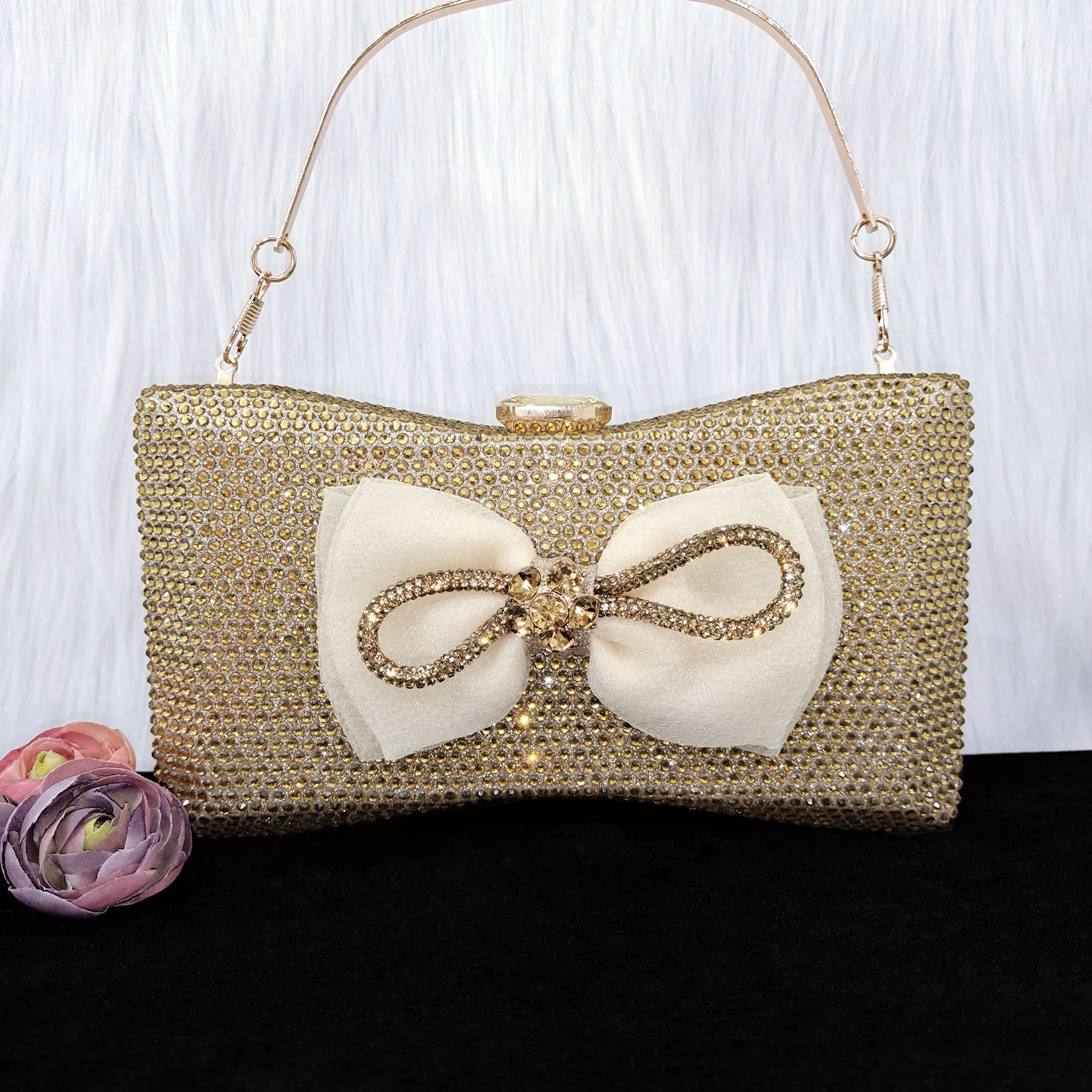 

QSGFC 2023 Italian Design Monthly Banquet Dual Purpose Women's Bag Beautiful Streamline Cross Design Gold Fashion Hard Bag