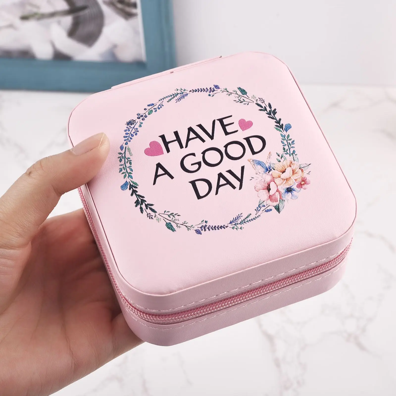 

1pcs Single Layer Mini Storage Box Ladies Travel Portable Leather Jewelry Box Earrings Necklace Ring Jewelry Organizer Display