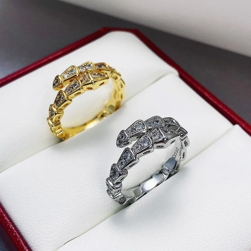 Snake ring Female Minority design Medusa Python bone diamond three-dimensional animal ring