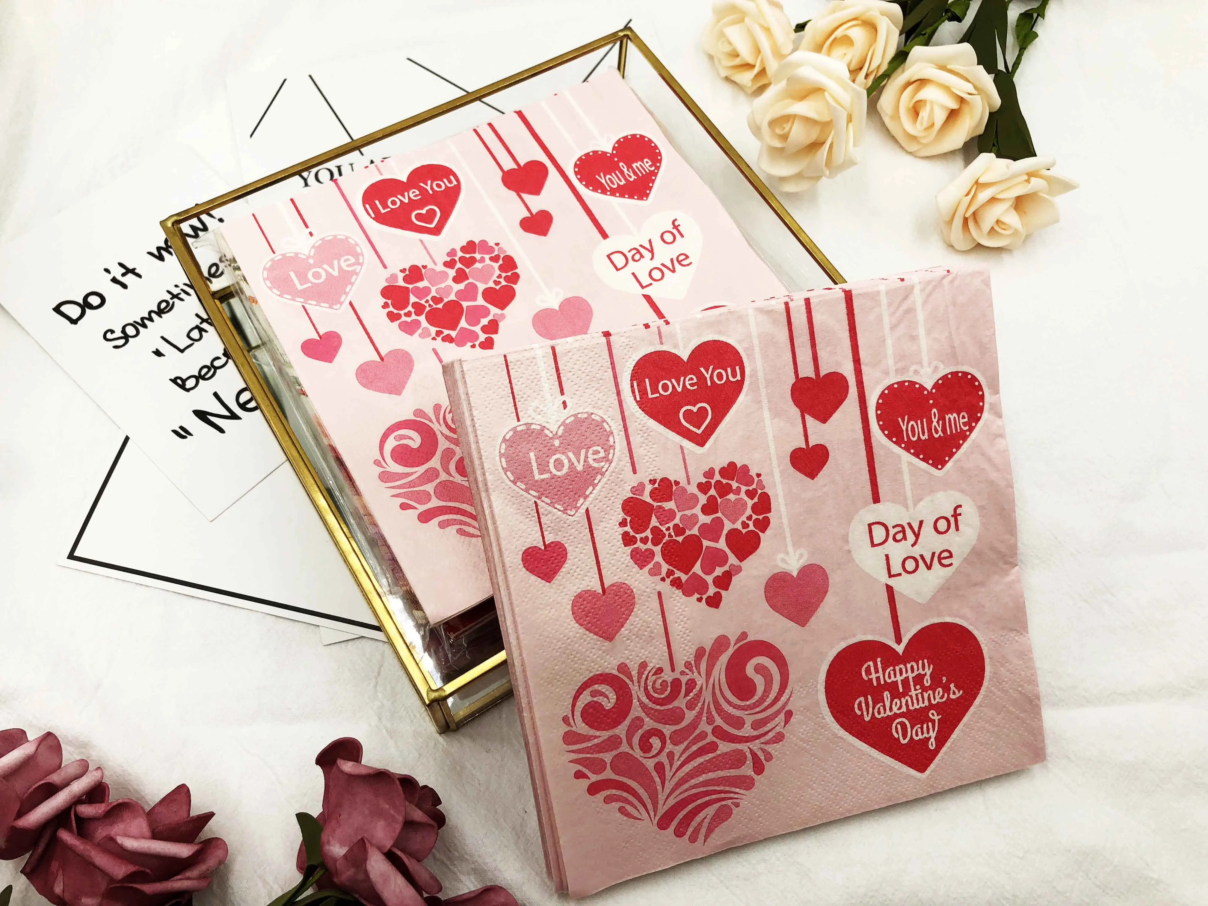 

20 шт./креативная квадратная бумажная салфетка в форме сердца