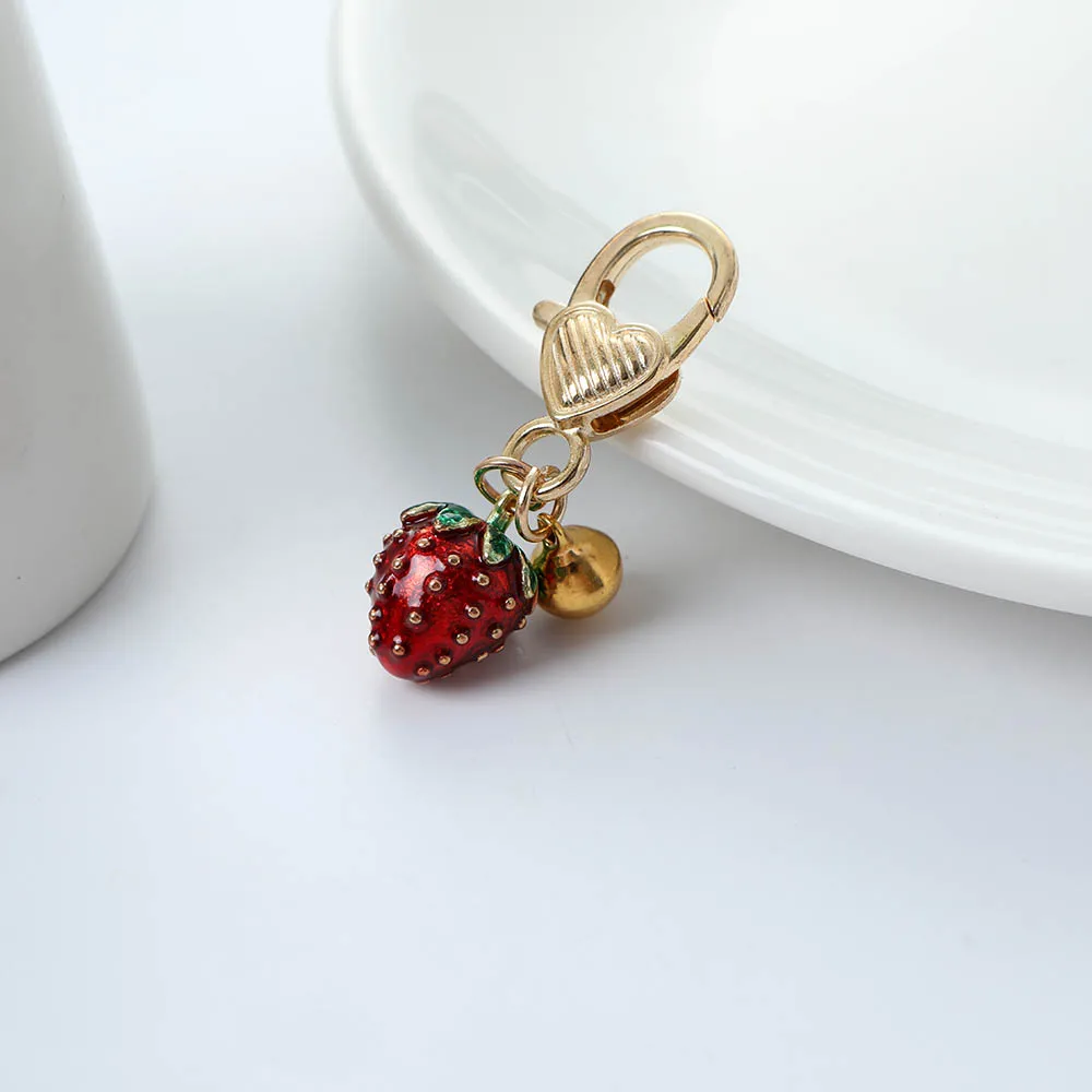 Ремешок для мобильного телефона с изображением клубники