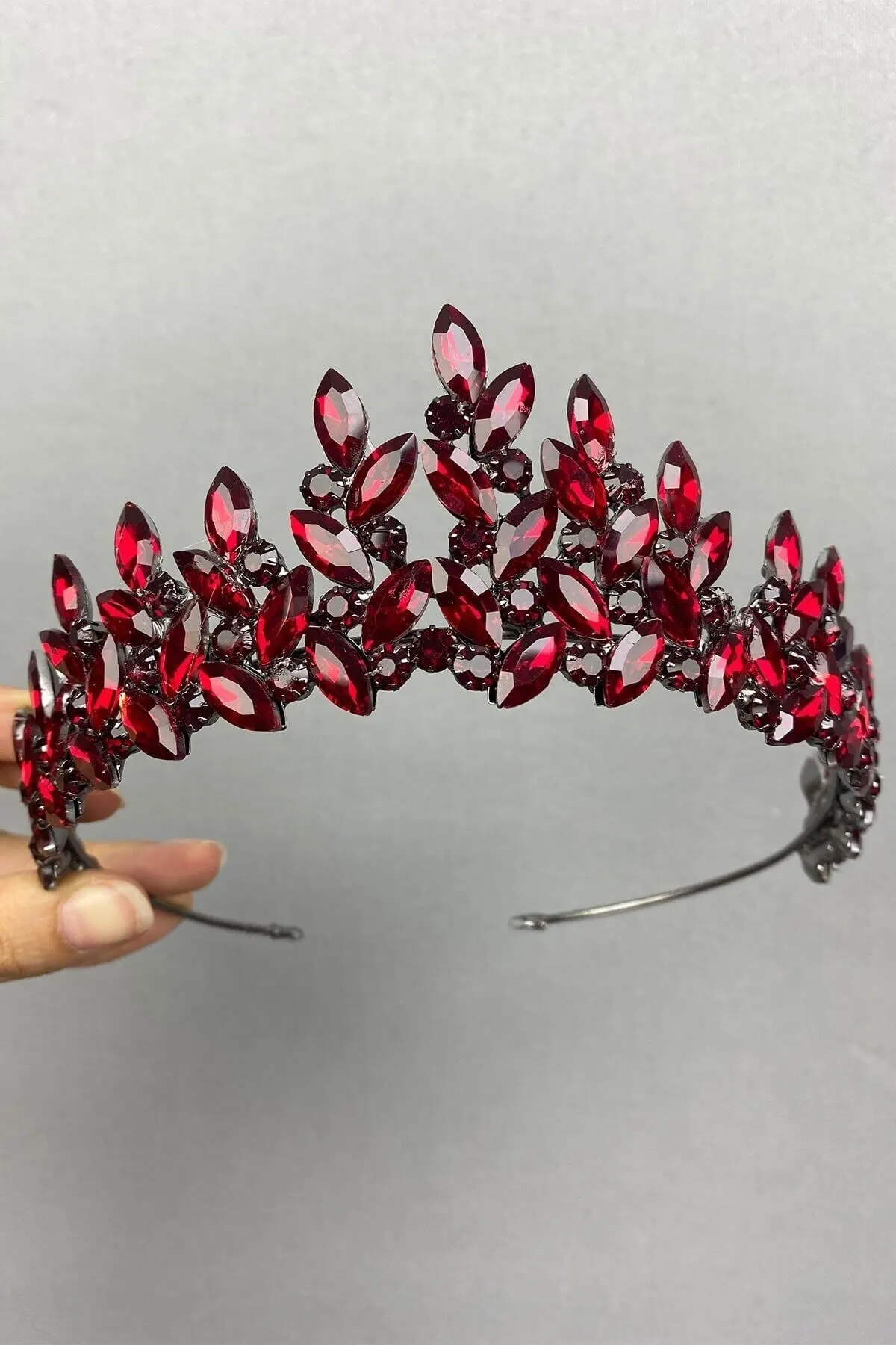 

Bridal Accessories Claret Red Model Bridal Crown Wedding Handmade For Bride And Bridesmaids