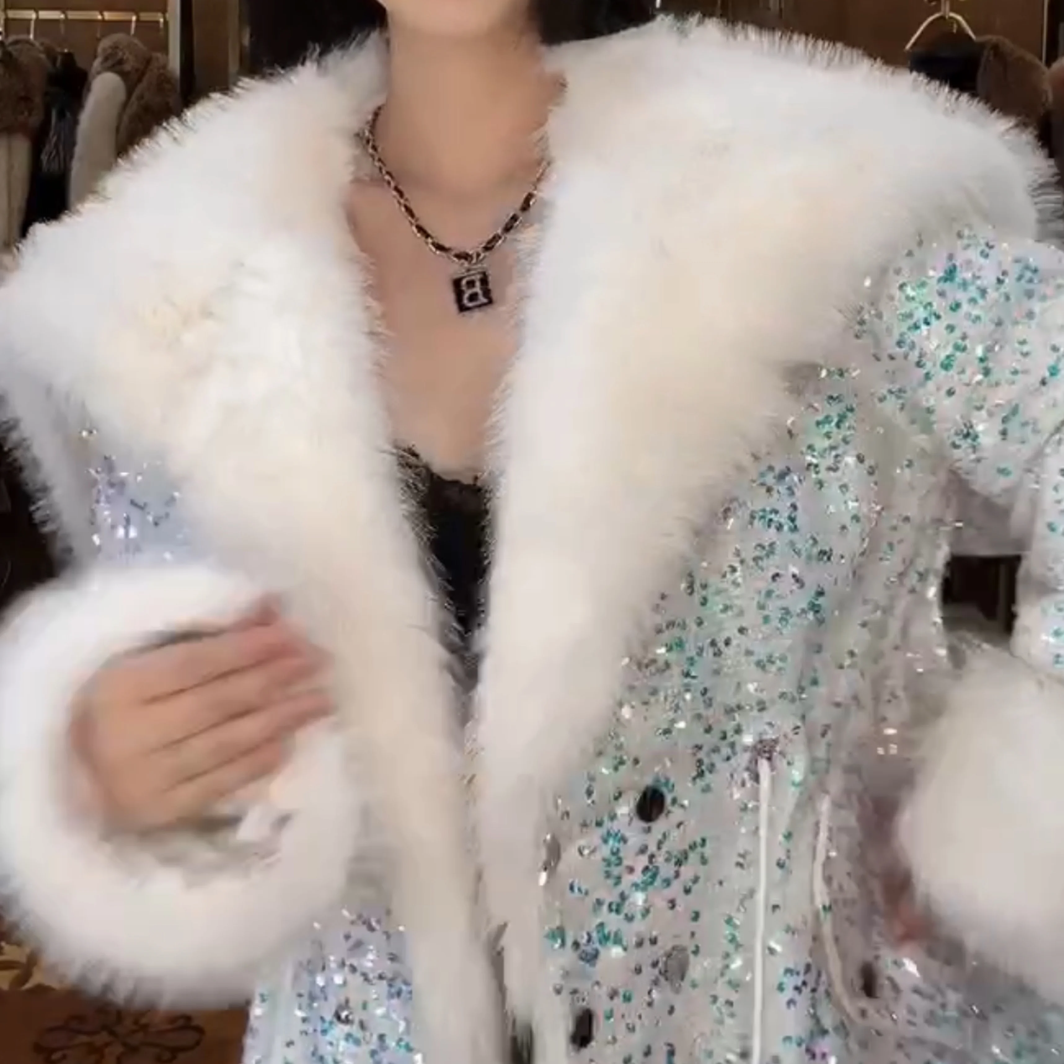 Heavy Embroidery Sequins Loose Casual Big Fur Collar Fur Coat 2022 New Winter Long Sleeve Toka Wool Fur Jacket Casaco Feminina