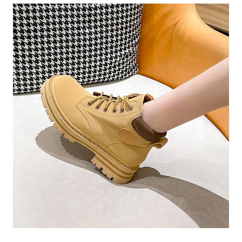 Женские ботинки в британском стиле на толстой подошве зима 2022 новые взрывные