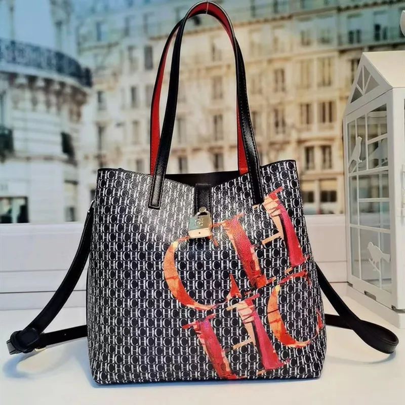 

Новинка 2022, модная женская сумка-мешок с принтом CH, с длинным ремешком, сумка на плечо, роскошные брендовые дизайнерские кошельки, модные тоу...