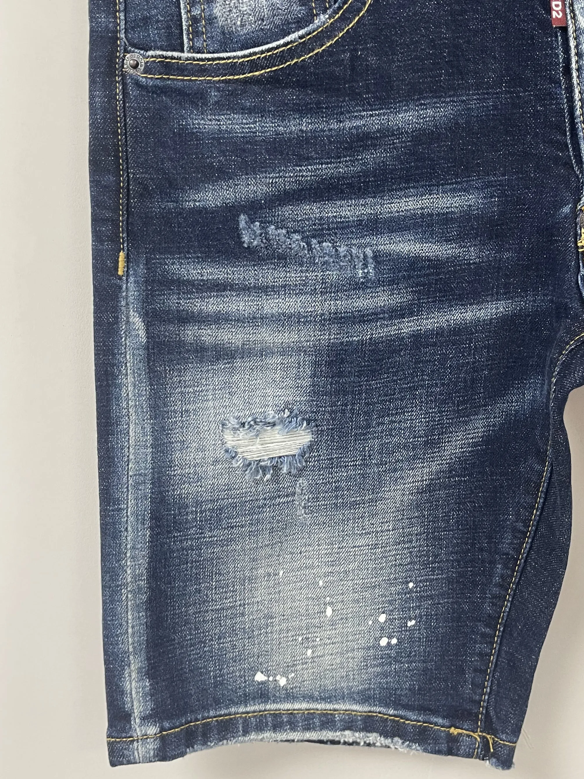 2024 весна/лето новые джинсы D2 модные мужские потертые царапанные с заплатками