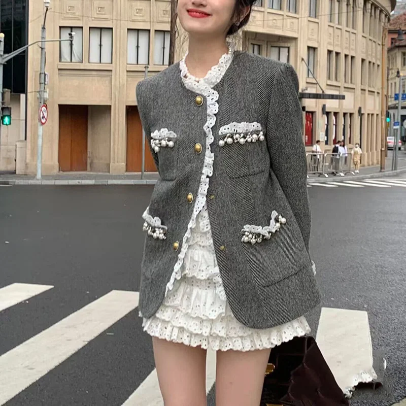 Рисунок 2 - Женское шерстяное пальто с бисером Ssmall