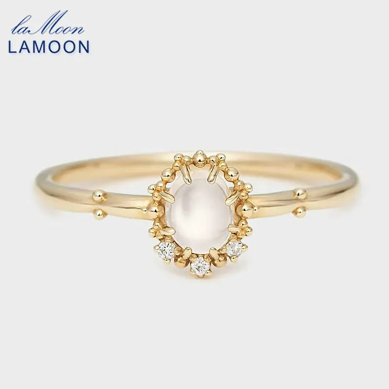 Женское кольцо из серебра 925 пробы с лунным камнем