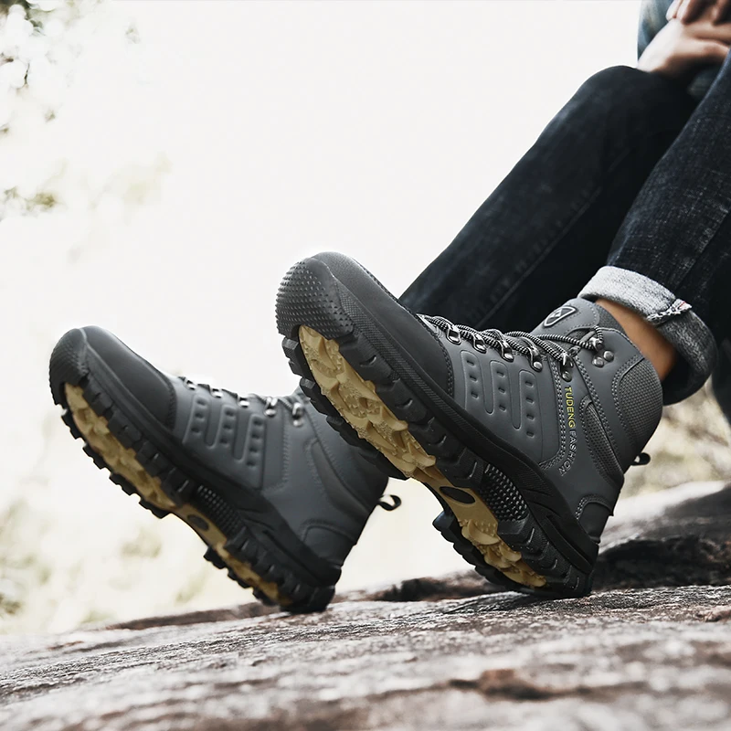 STRONGSHEN Men Outdoor Waterproof Hiking Boots Non-slip Warm Fur Walking Climbing Shoes Mountain Sport Boot Hunting Men Sneakers