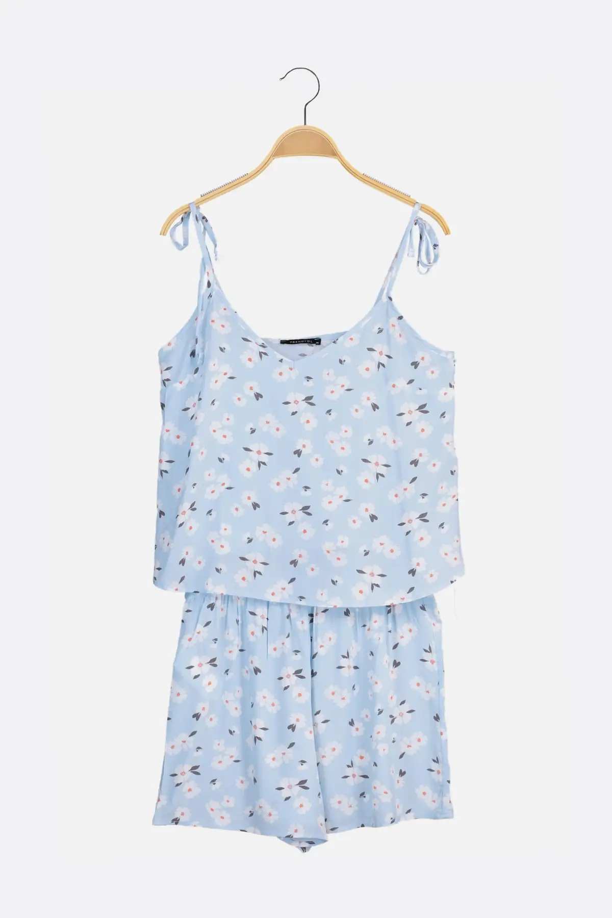 

Trendyol Flowering Pajamas set THMSS21PT0994