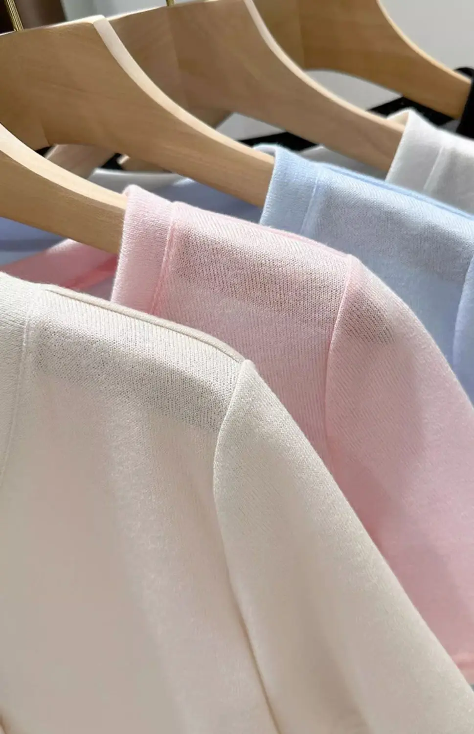 Женская короткая куртка с мангой черная и белая длинным рукавом новая летняя