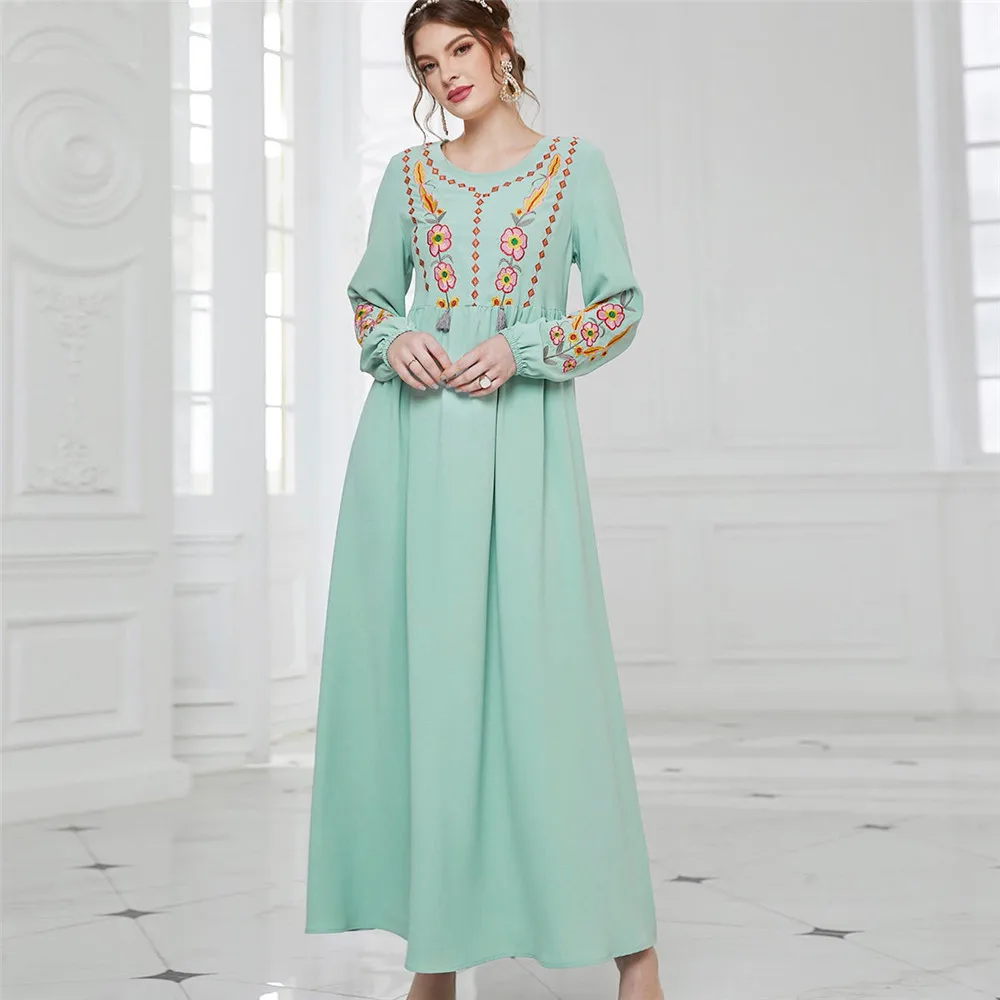 

2022 New Spring Ramadan Women Muslim Dress Embroidery Caftan Middle East Maxi Robe Islamic Vestido Dubai Party Gown Abaya Arabic