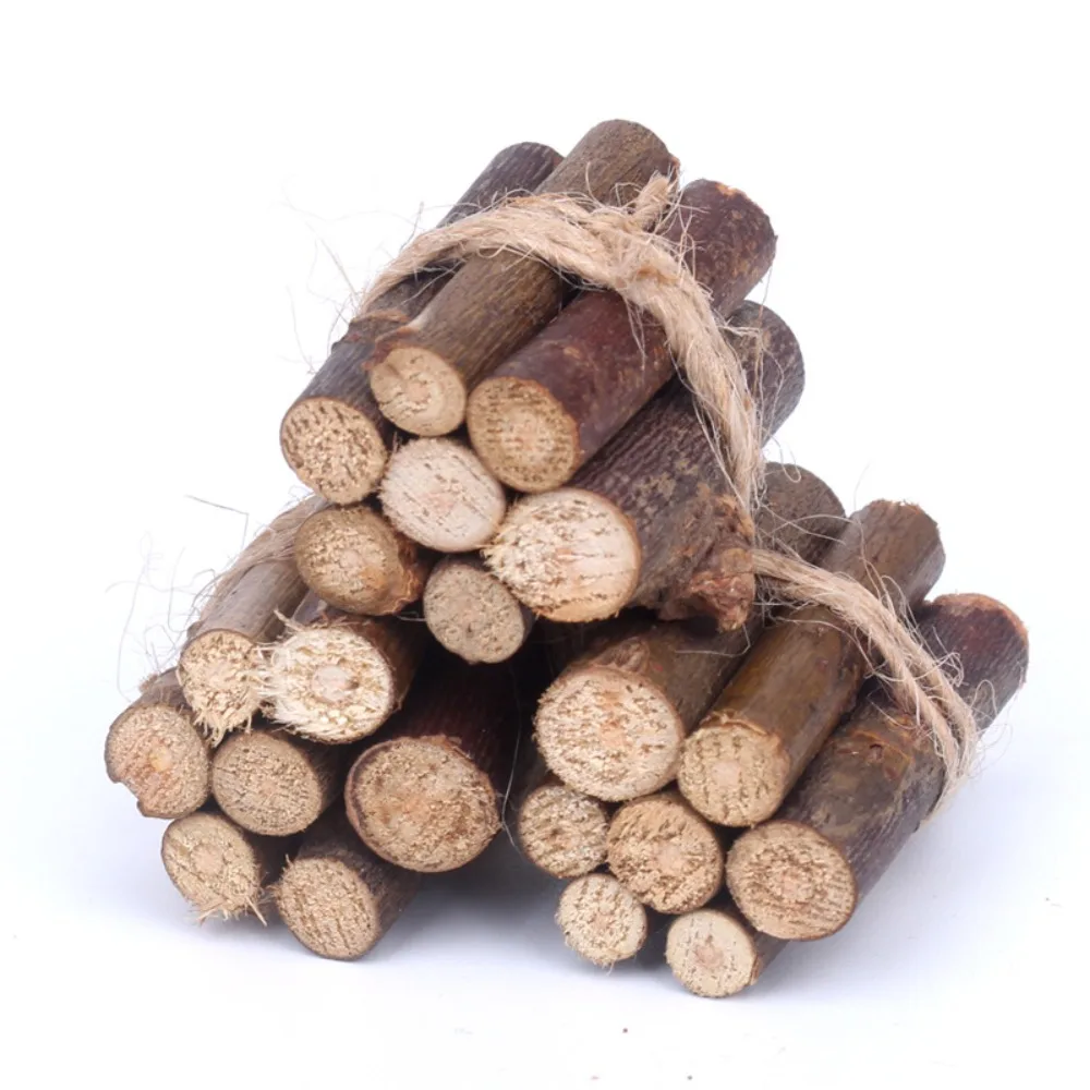 Деревянный камин для кукольного домика