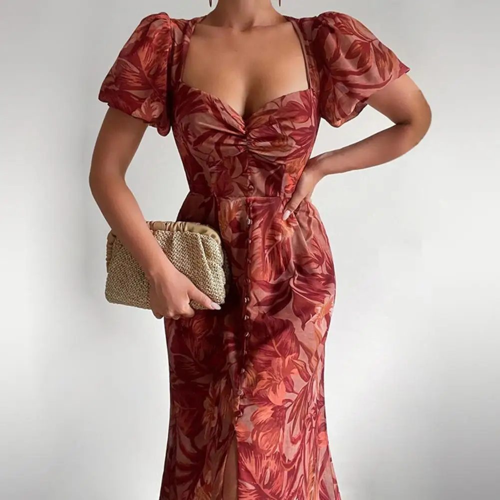 

Женское летнее платье с квадратным вырезом и цветочным принтом