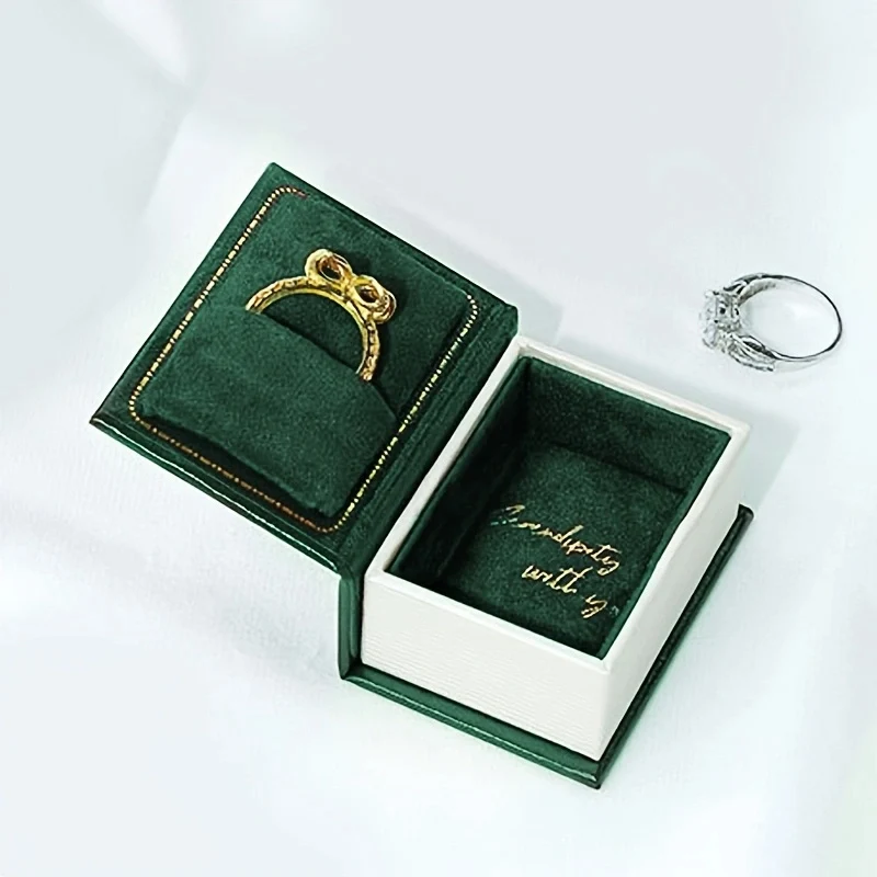 

Коробка для хранения украшений книжной формы