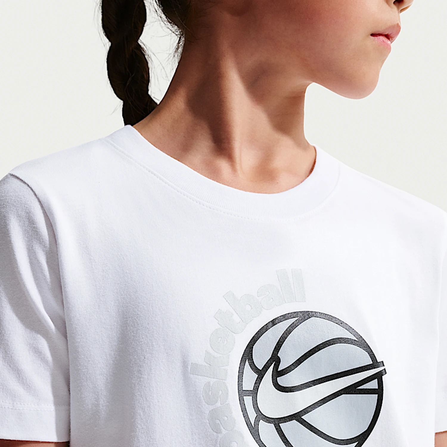 Фото Оригинальная летняя футболка Nike для подростков с круглым вырезом и баскетбольным принтом IQ0252-100 №4
