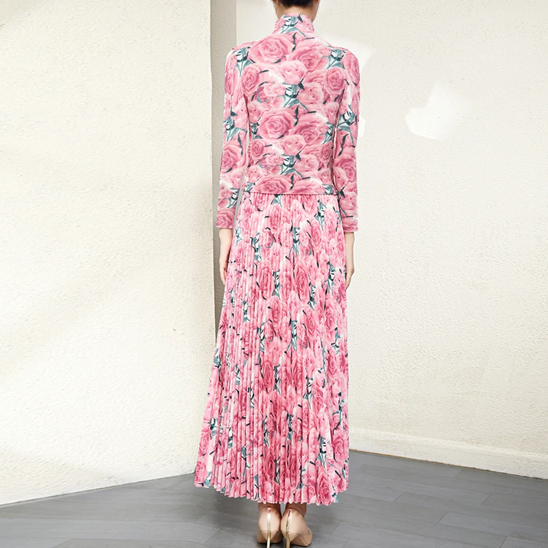 2025 Новейшая женская плиссированная футболка с длинными рукавами и длинной