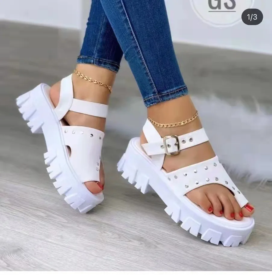 

2022 New Ladies Sandals Summer Platform High Heels Large Size Sandals Rib Flats Ladies Solid Color Buckle Pin Buckle Sandals