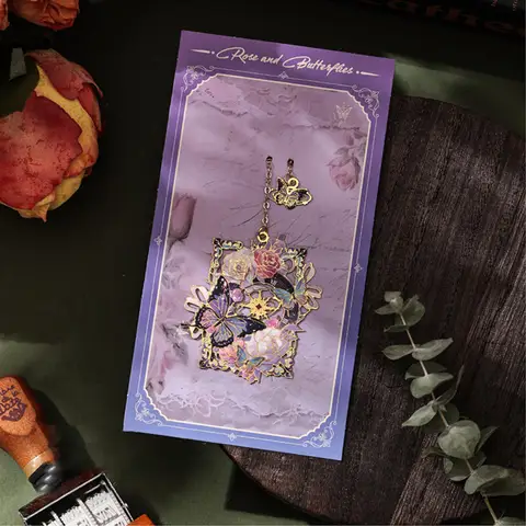 Металлическая подвесная закладка с египетской живописью