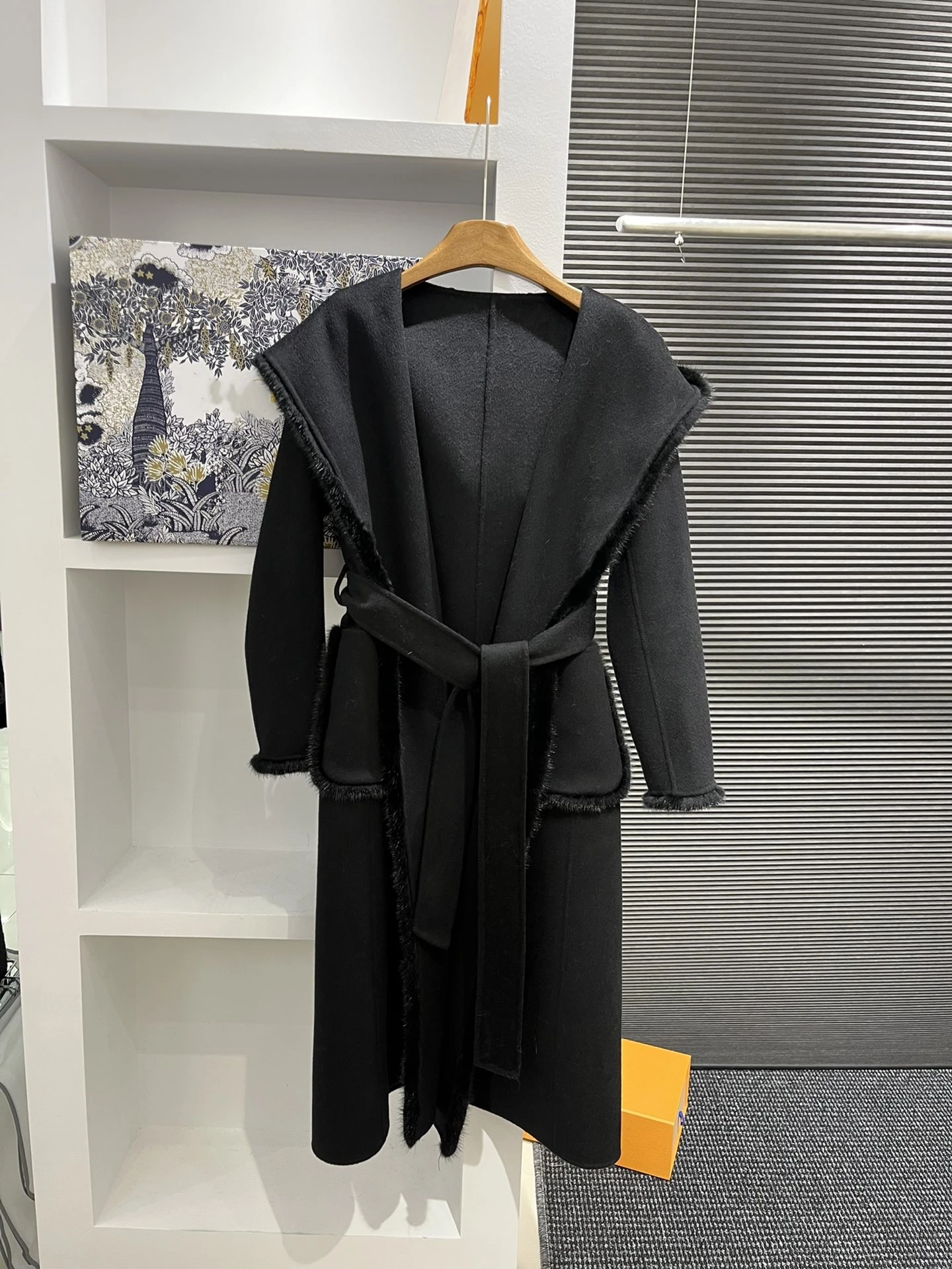 Рисунок 4 - Женское двухстороннее шерстяное